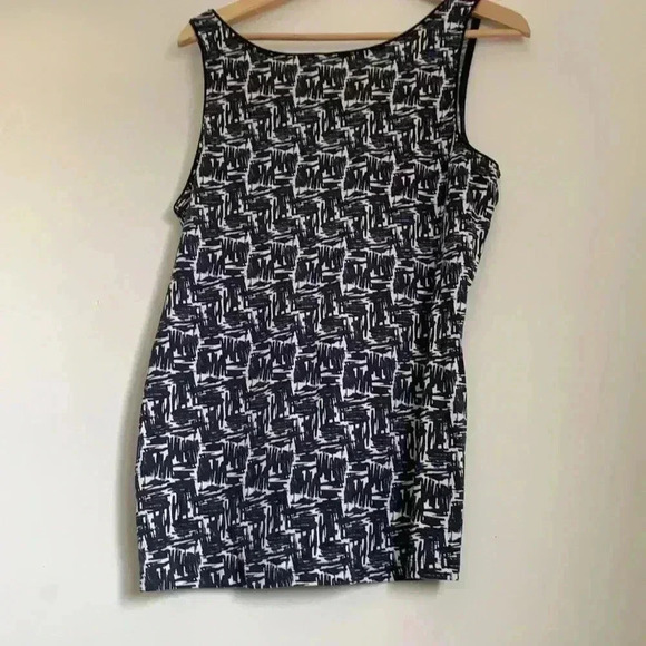 Ellen  Tracy white w blue soft Pima cotton top - Picture 3 of 8